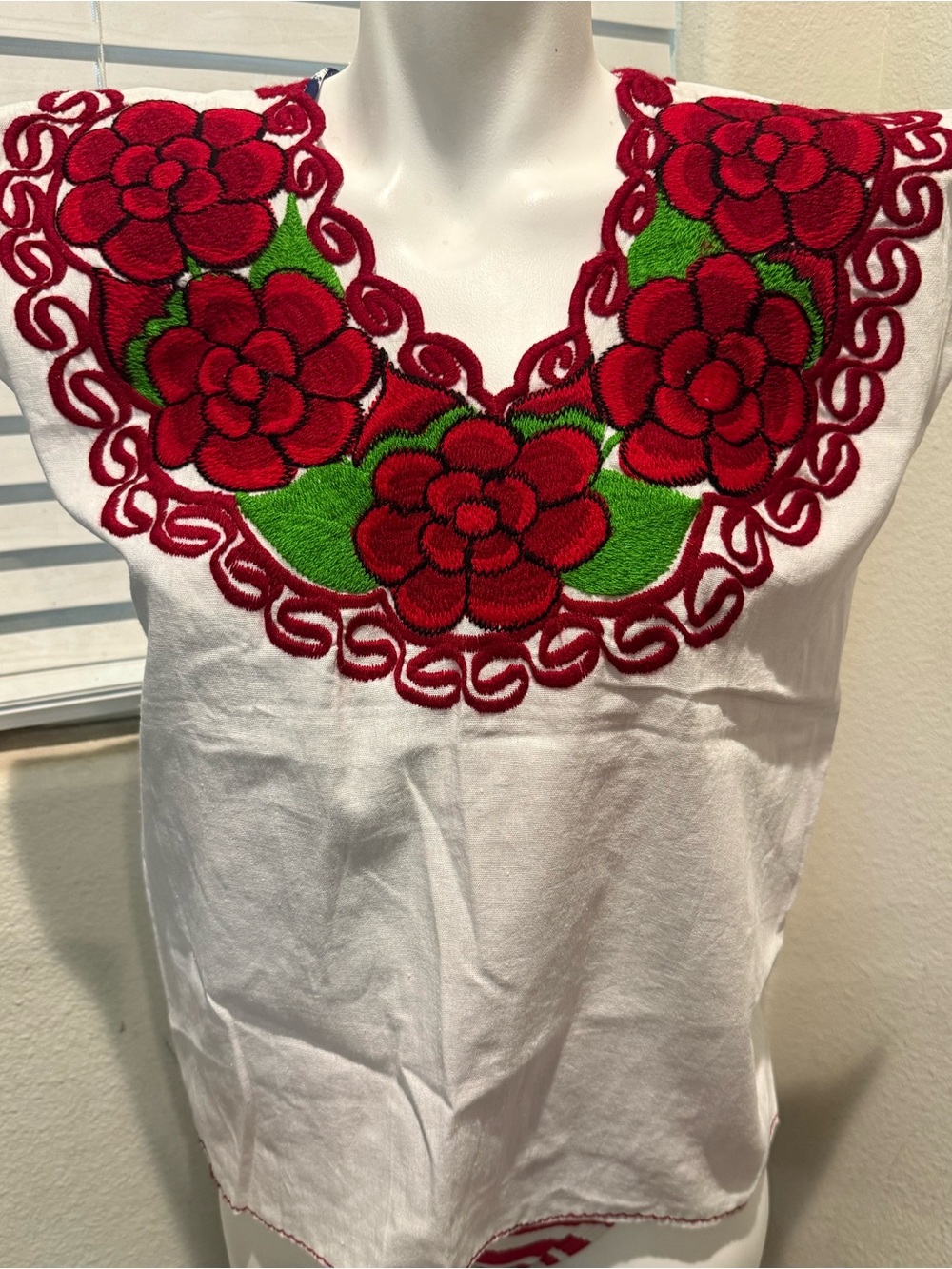 Mexican Hand Embroidered‎ Floral Blouse White Cotton Boho Peasant Top Medium